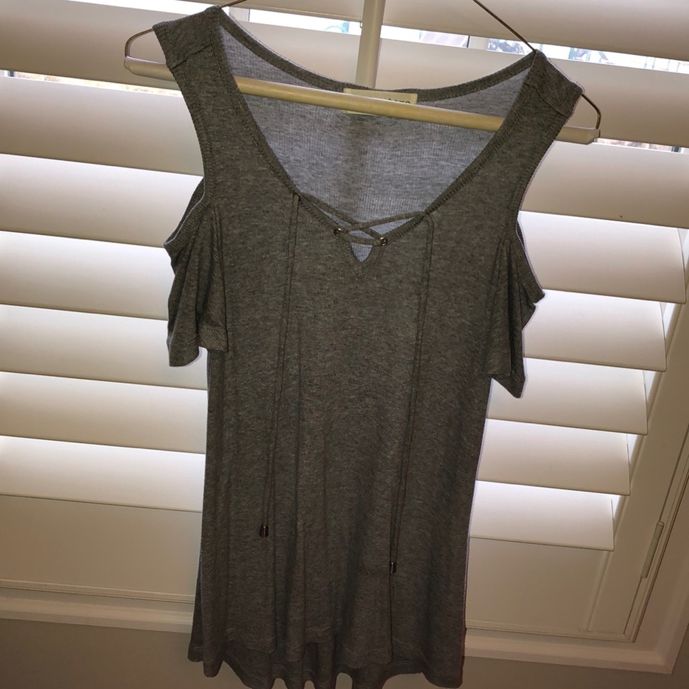 Grey blouse with off the shoulder sleeves